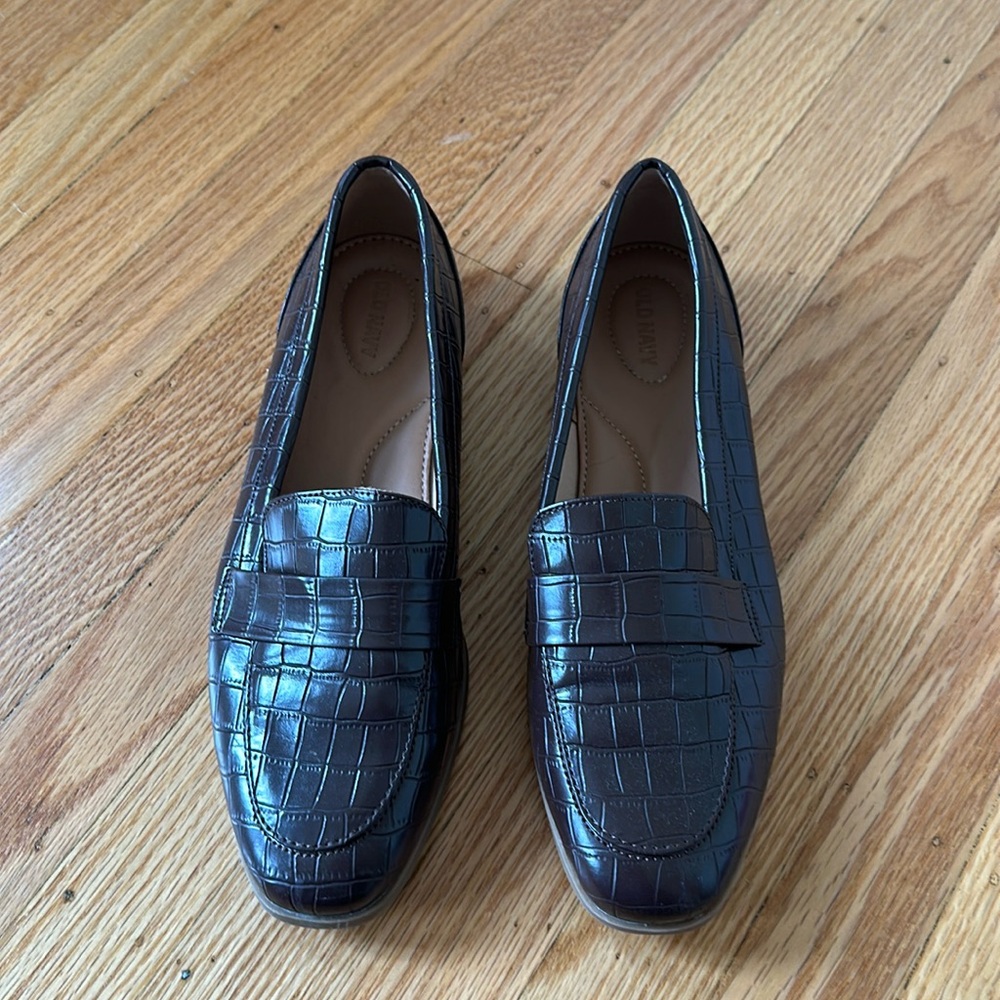 Old Navy Brown Women’s Faux Leather Loafers